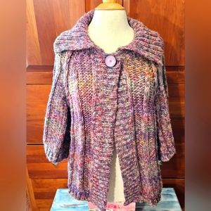 Leo & Nicole, ladies Large,  multi color,  cropped,  3/4 sleeve sweater, cozy ♥️